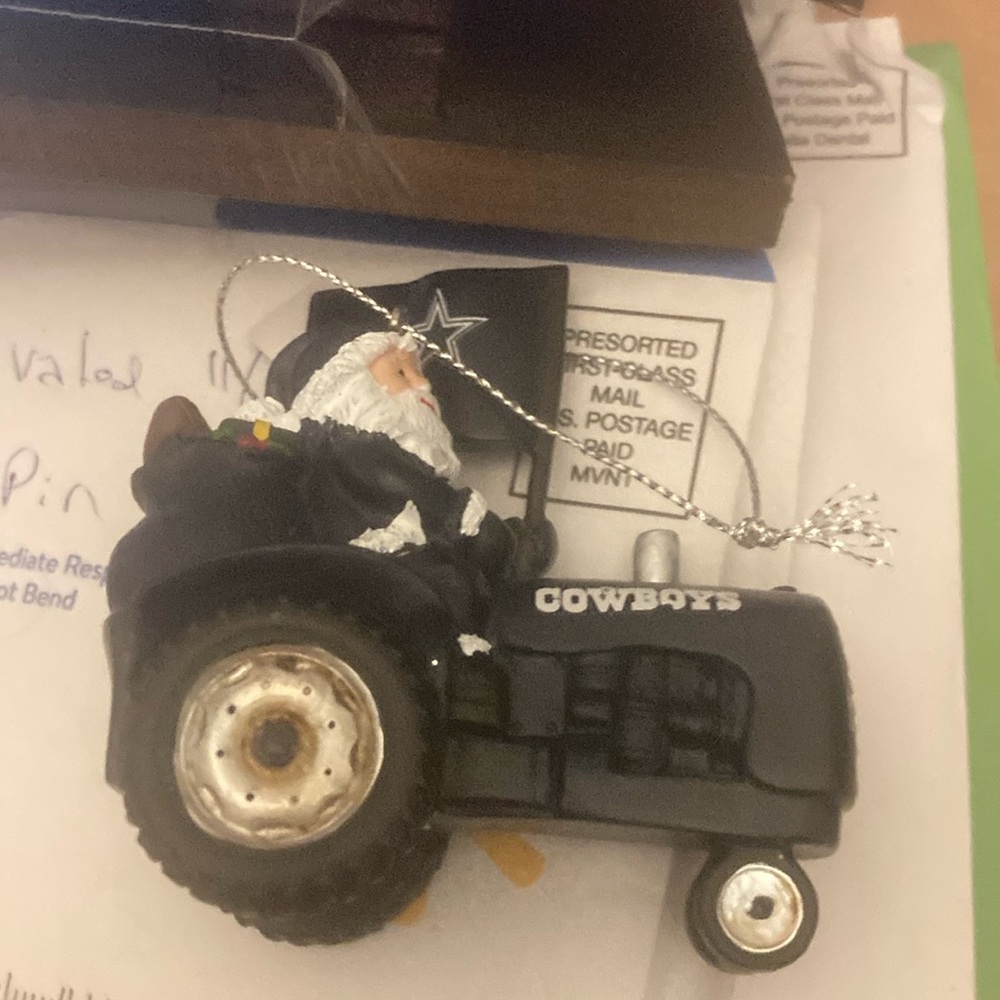 Dallas Cowboys Santa tractor new
